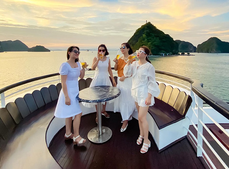 Sundeck Ambassador