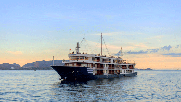 Du thuyền vịnh Nha Trang